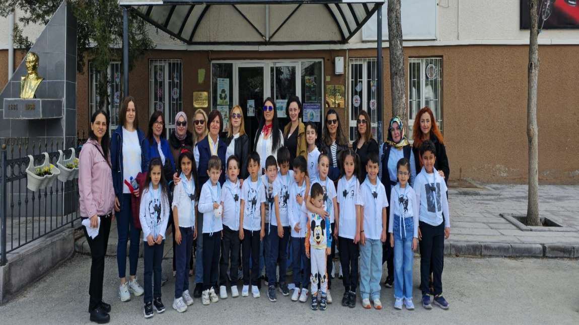 KÜÇÜK İZCİLERİMİZİN ANITKABİR ZİYARETİ